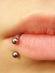 Lip_piercing_by_AnorexicBeautyQeen